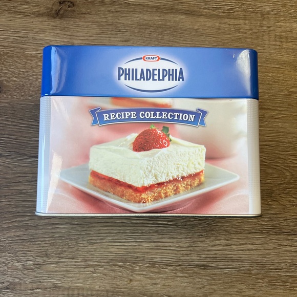 Kraft Philadelphia Cream Cheese Tin with Recipe Cards Collection 76 Recipes New - Picture 1 of 4